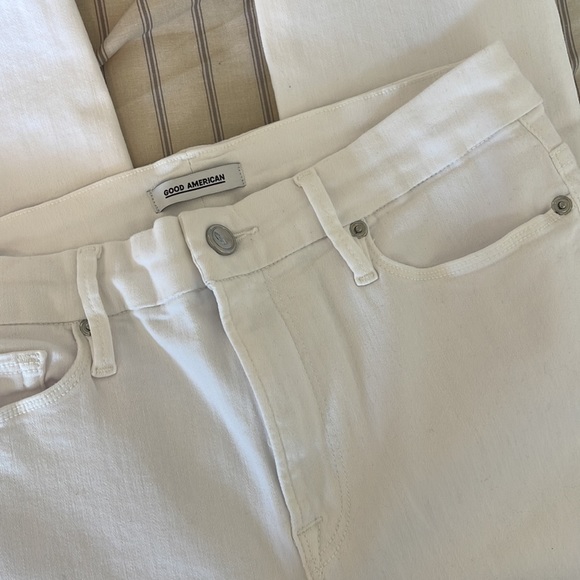 Good American Good Legs Crop | White | Size 14 (32) - Picture 10 of 10
